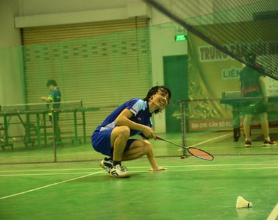 Men wear blue shirt to play tennis
